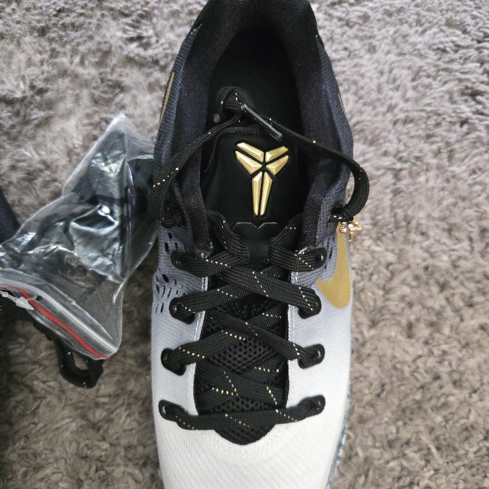Nike Kobe 9 IX Low EM GS 7Y Mambacita Black Met Gold White 012026 - Picture 2 of 10